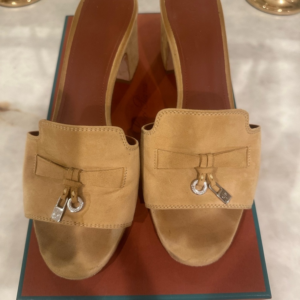 Loro Piana Tan Suede Women's Slippers
